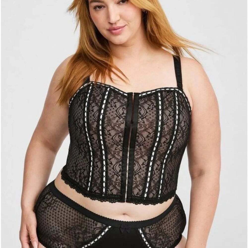 Torrid Retro Bombshell Lace Corset Size 2X Black Coquette Whimsigoth Romantic